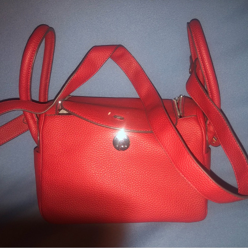 Red Women's Crossbody Bag - Sleek Pebbled Leather Style